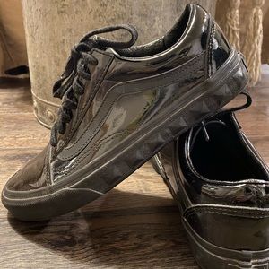 Vans Patent Leather Old Skool Lace up kicks
